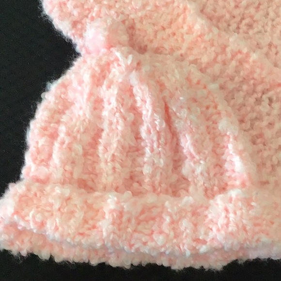 Knit hat and scarf - Picture 2 of 2